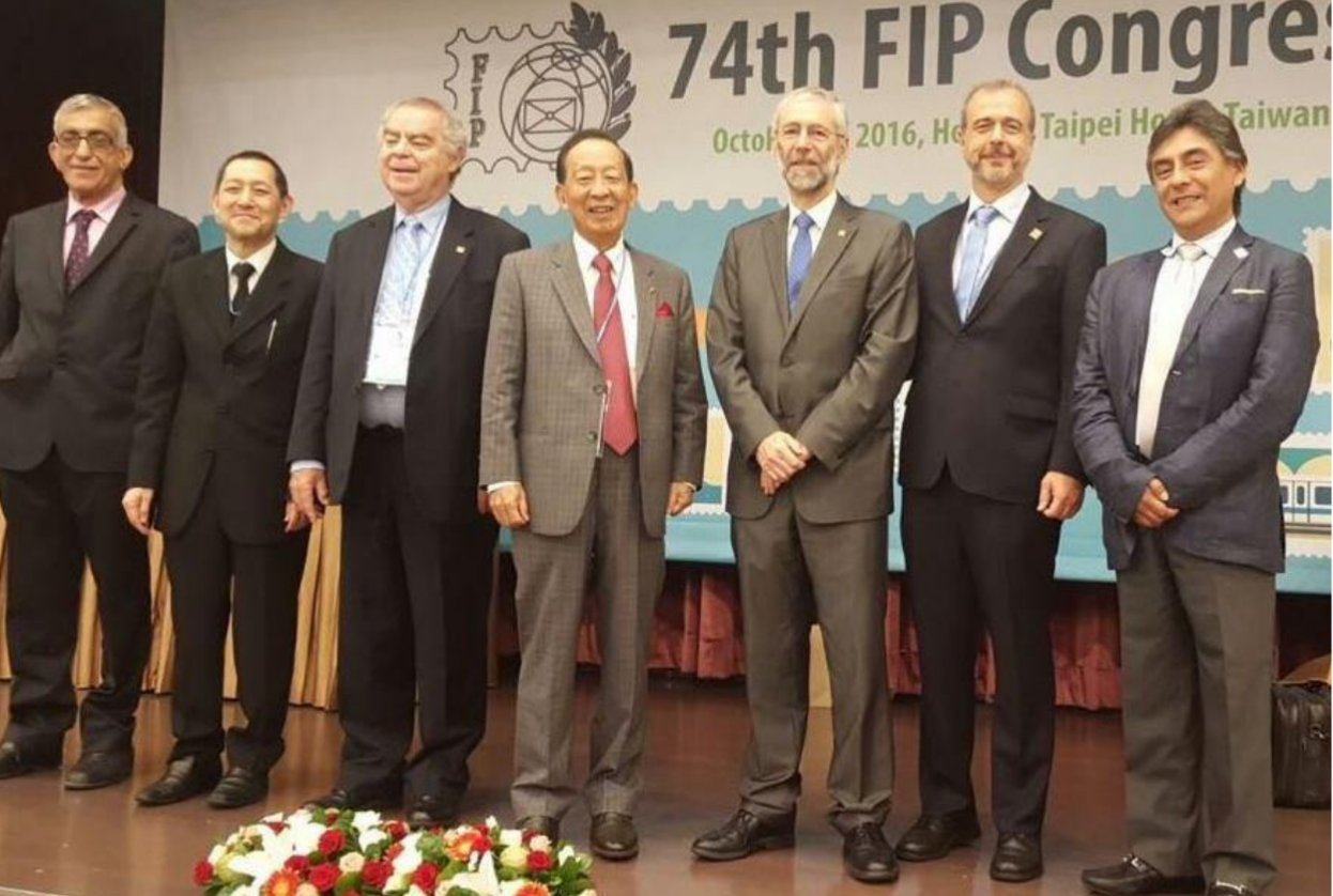 Nova Diretoria da FIP (a partir de 26/10/2016). E/D: Sr. Yigal Nathaniel (Diretor , Europa), Sr. Prakob Chirakiti (Diretor , Ásia), Sr. Bernard Beston (Vice-presidente, Ásia), Tay Pen Hian (Presidente), Sr. Bernard Jimenez (Vice-presidente , Europa), Sr. Reinaldo Estevão de Macedo (Vice-presidente , Américas), Aldo Samamé y Samamé (Diretor , Américas).